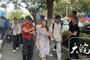 阿隆-霍勒迪：我大学时和狄龙打过球 他还是老样子&一直充满斗志